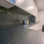 cuantos enchufes poner en la cocina