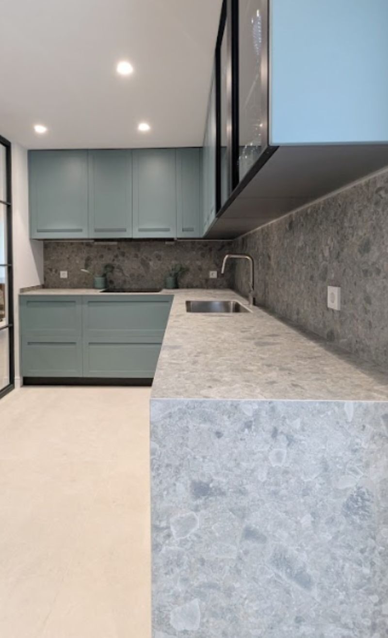 cocina en mobiliario en verde HOME