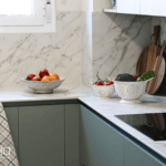 cocina fresca y ordenada en verano